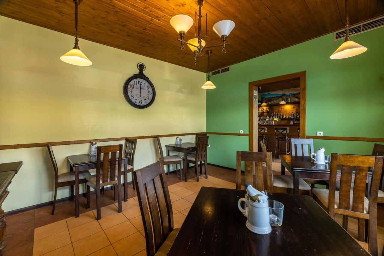 Penzion Rodos - Cafe Prague Exterior photo
