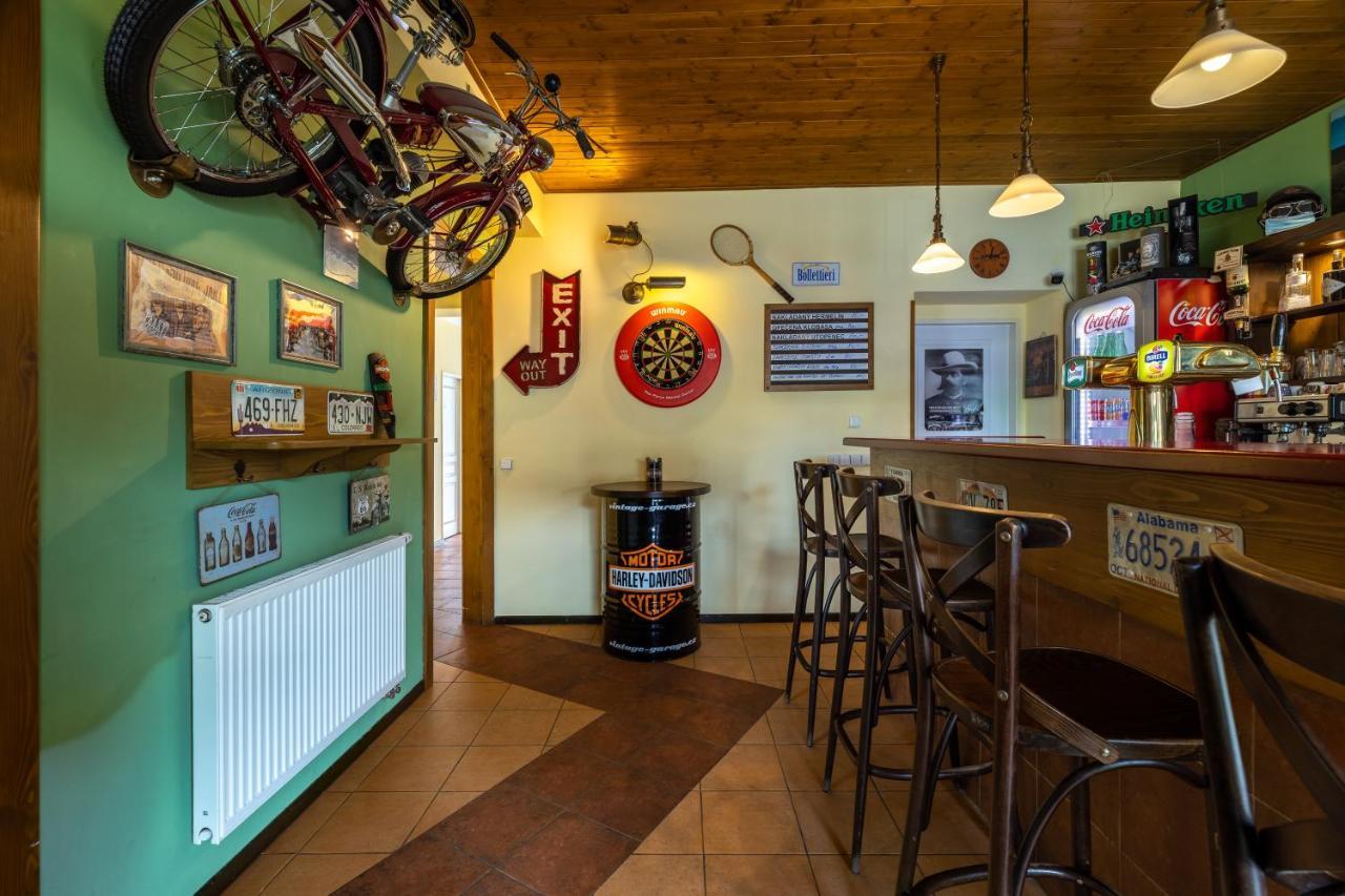 Penzion Rodos - Cafe Prague Exterior photo