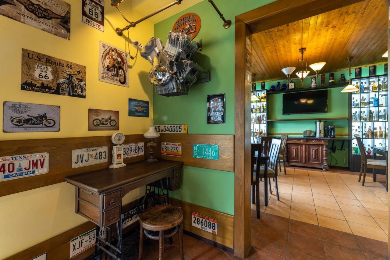 Penzion Rodos - Cafe Prague Exterior photo